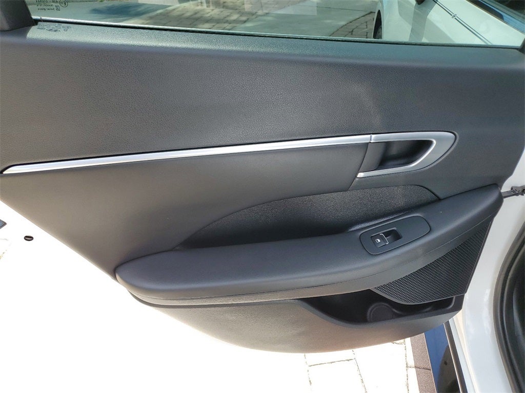 2022 Hyundai Sonata SEL W/ CRUISE CONTROL + BLIND SPOT ALERT